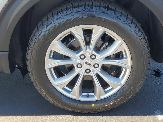 Certified 2024 Ford Explorer XLT w/ Equipment Group 202A AWD/4WD image 9