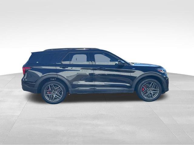 Certified 2025 Ford Explorer ST-Line w/ ST-Line Street Pack image 8