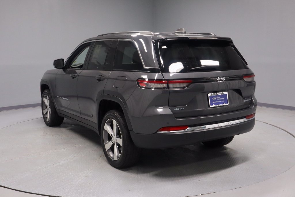 Used 2024 Jeep Grand Cherokee Limited AWD/4WD image 10