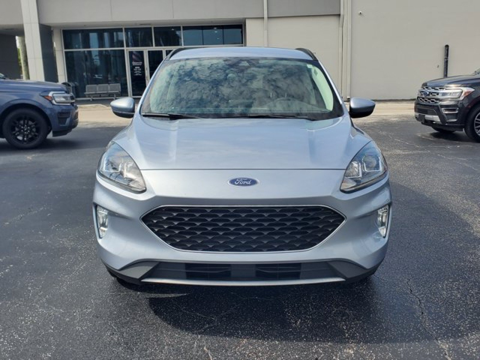 Certified 2022 Ford Escape SEL FWD image 2