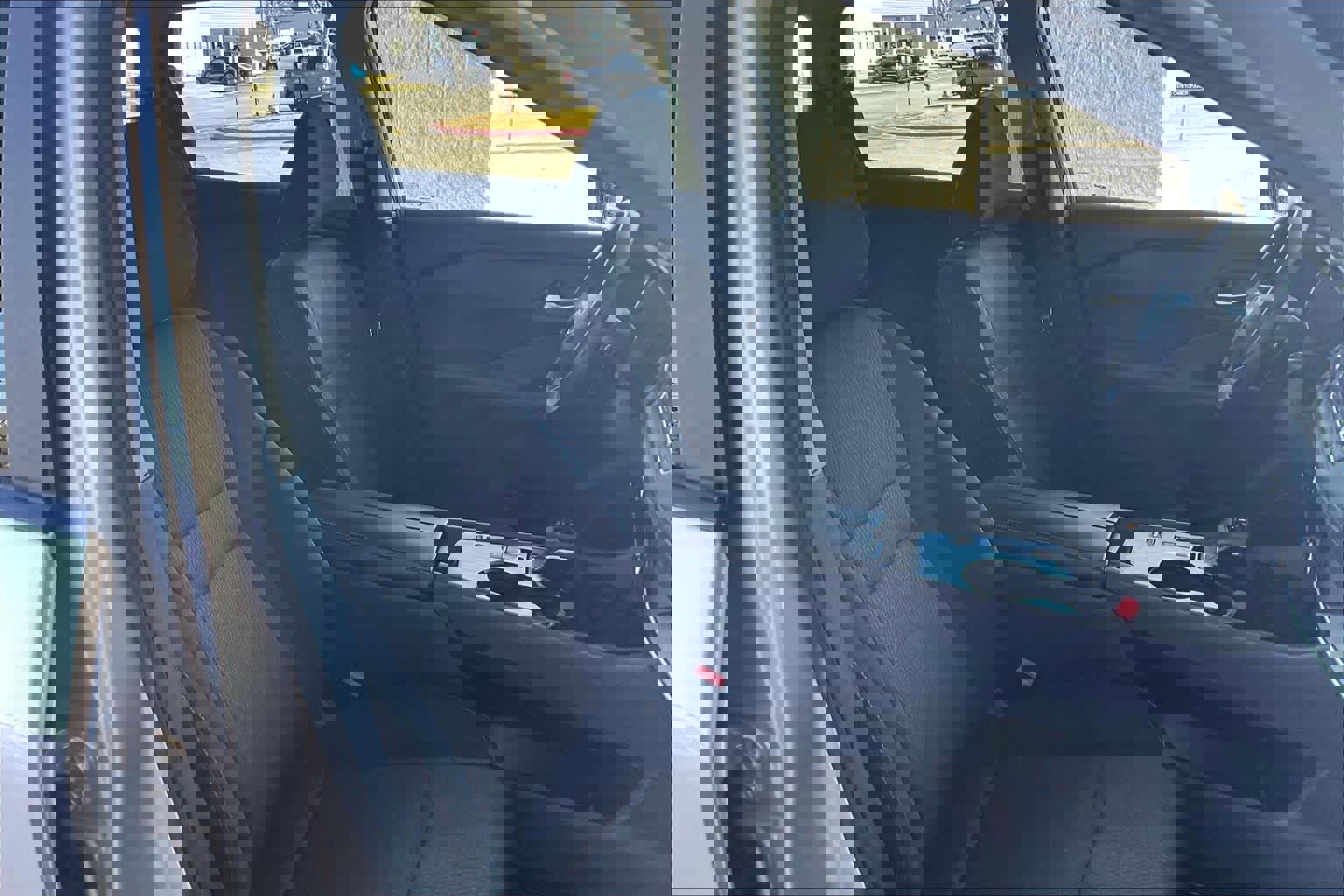 Used 2025 Nissan Rogue SV image 10