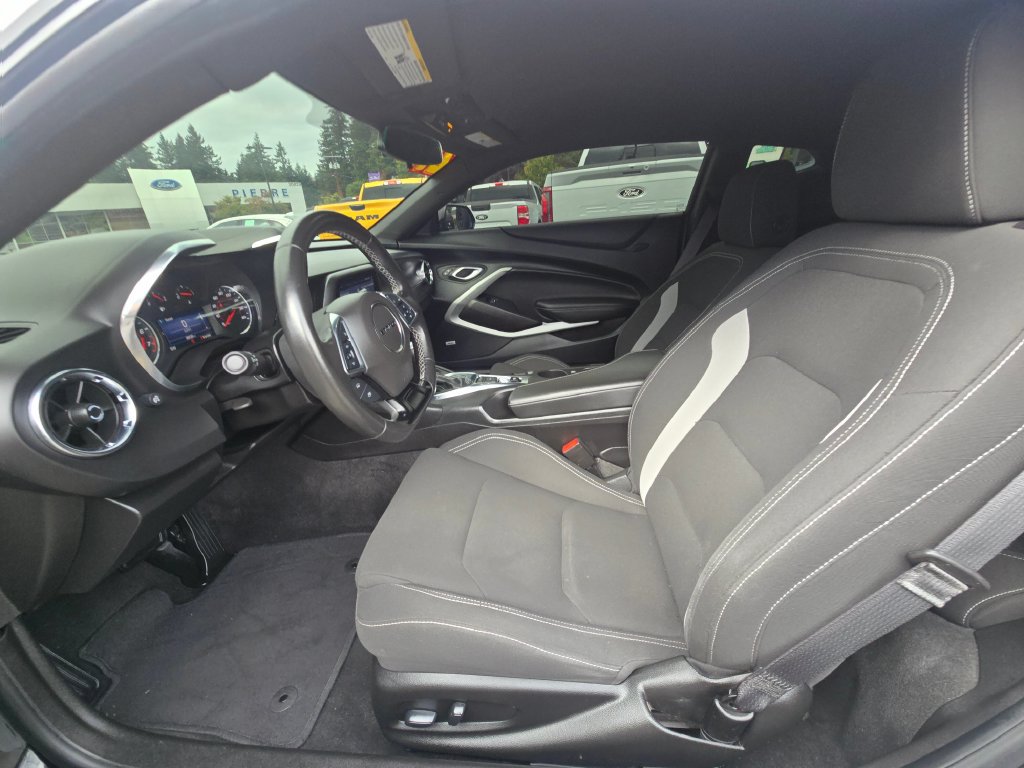 Used 2021 Chevrolet Camaro LT w/ Technology Package RWD image 18