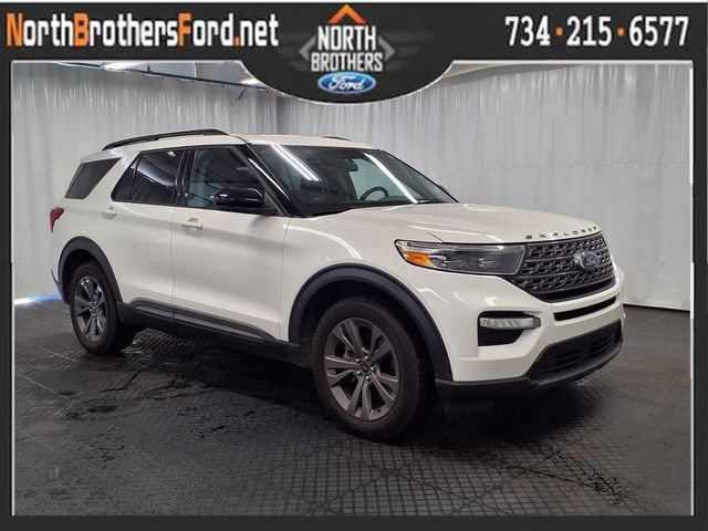 Certified 2023 Ford Explorer XLT w/ Equipment Group 202A AWD/4WD image 1