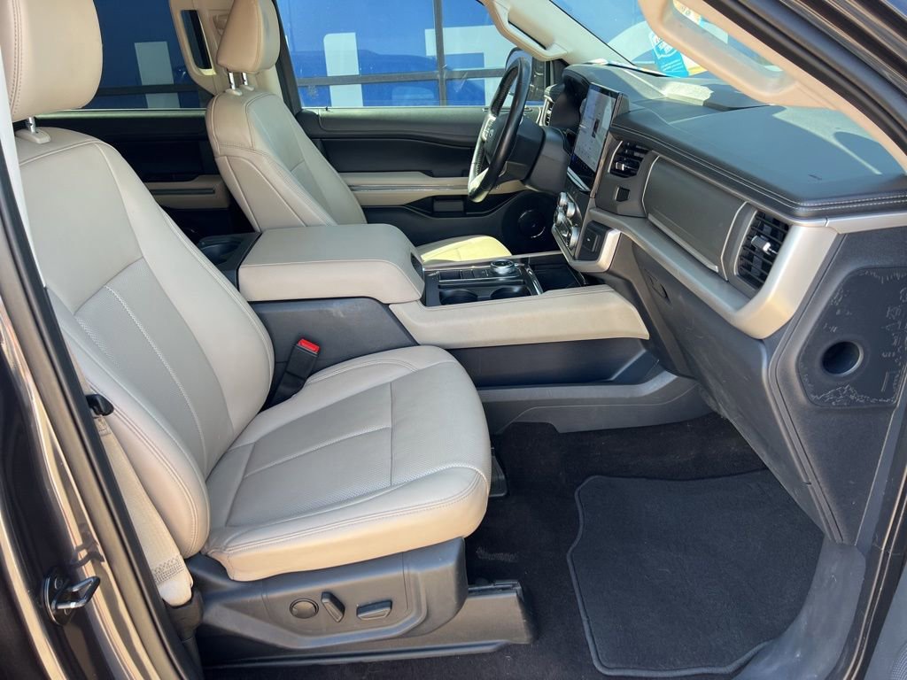 Certified 2022 Ford Expedition XLT image 13