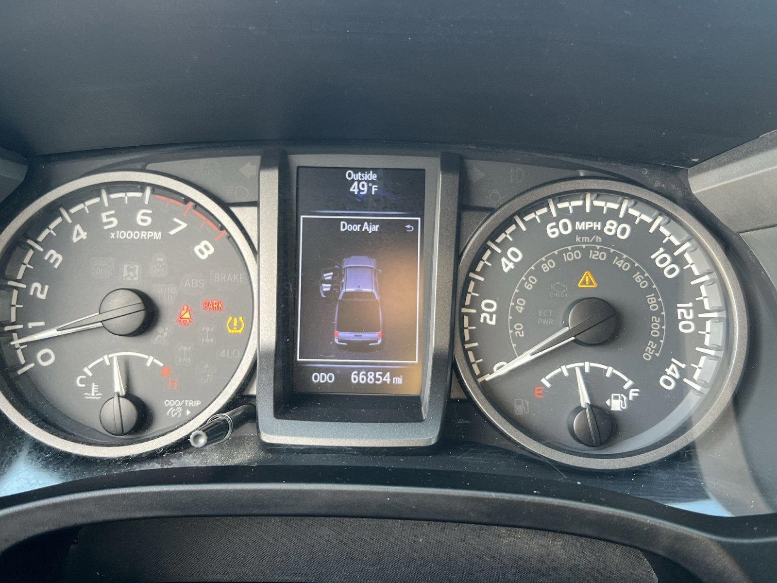 Used 2019 Toyota Tacoma TRD Off-Road w/ Technology Package image 17