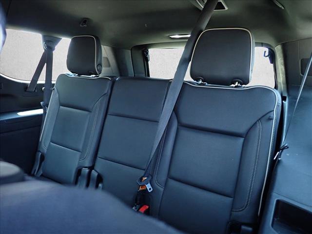 Used 2023 GMC Yukon XL SLT w/ SLT Luxury Package AWD/4WD image 12