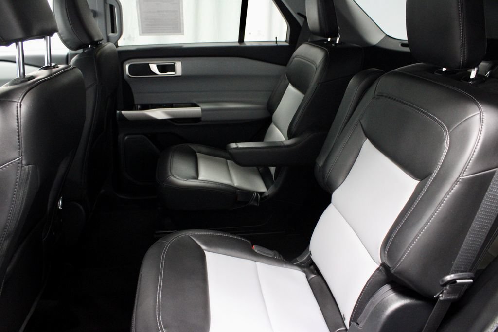 Certified 2023 Ford Explorer XLT w/ Equipment Group 202A AWD/4WD image 23