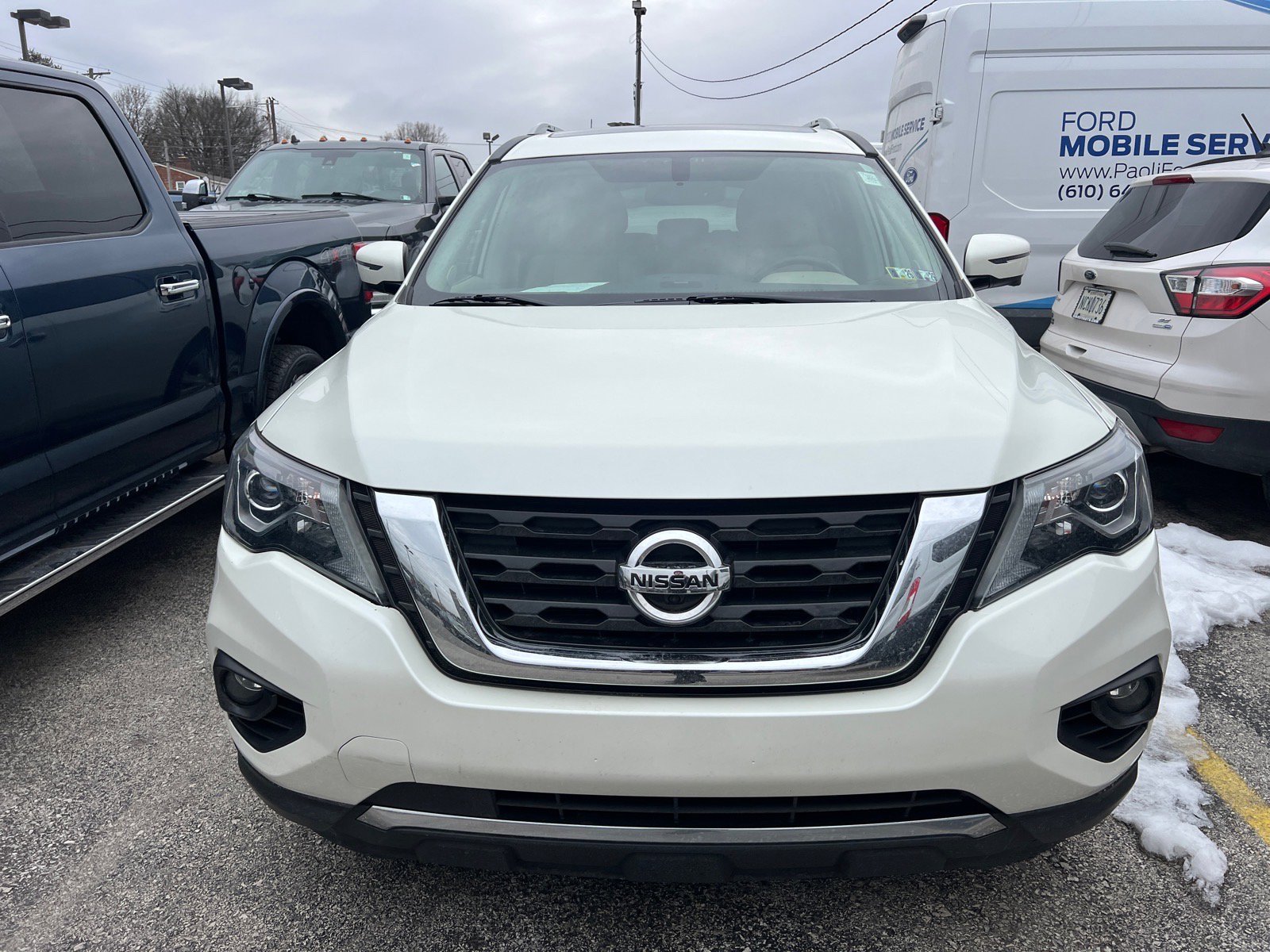 Used 2019 Nissan Pathfinder SL w/ SL Premium Package image 2