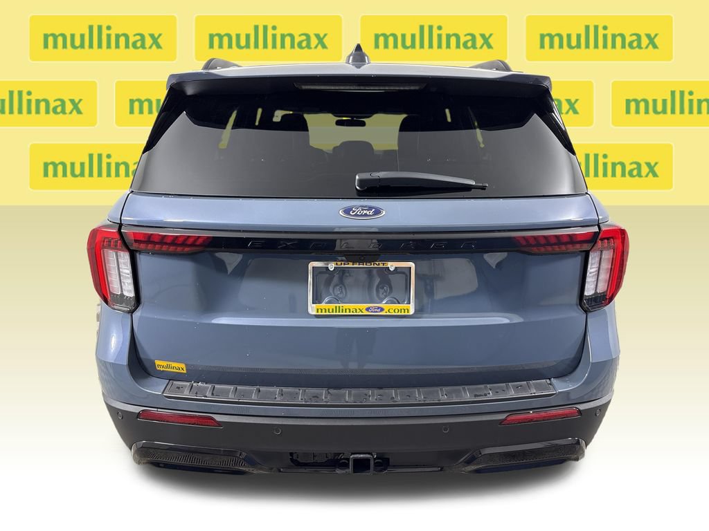 Certified 2025 Ford Explorer ST-Line RWD image 9