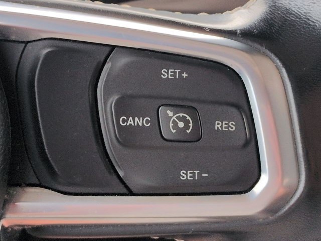 Used 2020 Jeep Wrangler Unlimited Sahara AWD/4WD image 24
