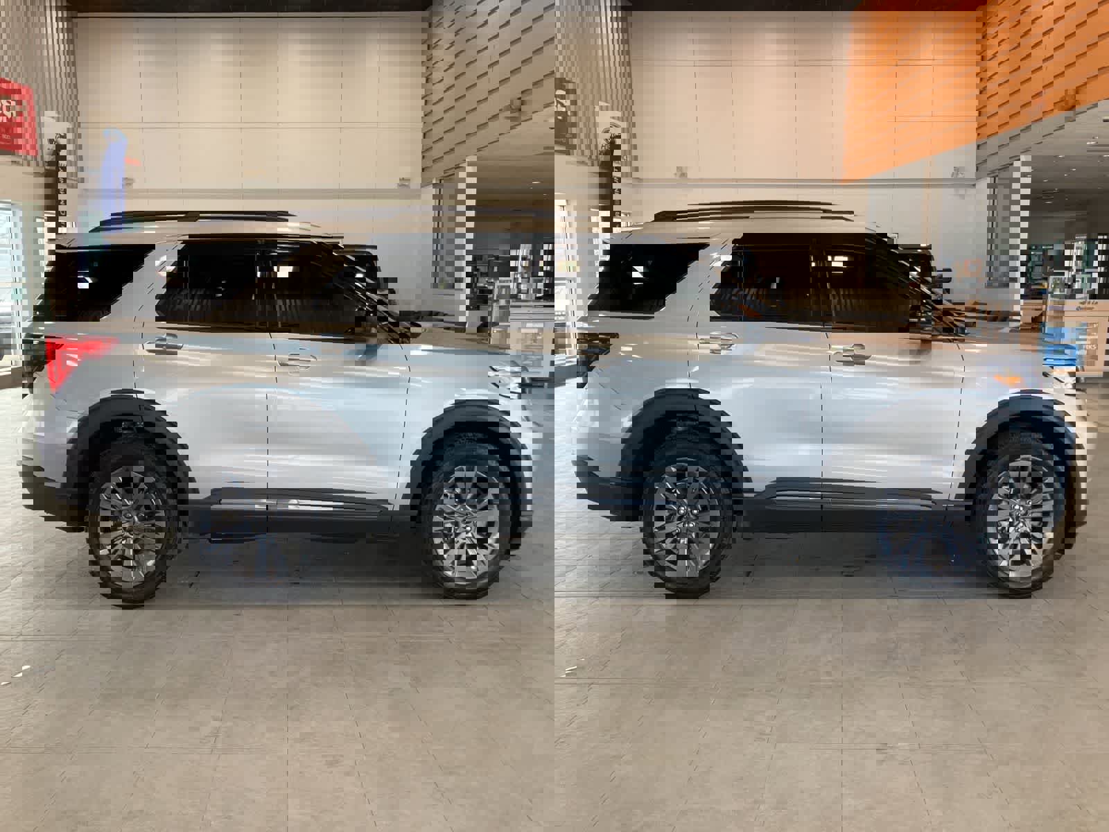 Certified 2023 Ford Explorer XLT w/ Equipment Group 202A image 6