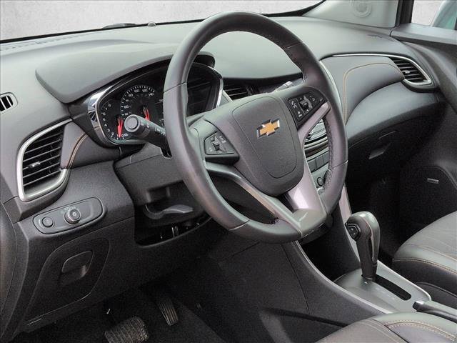 Used 2020 Chevrolet Trax LT w/ Sun & Sound Package image 10