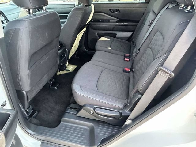 Used 2025 Nissan Pathfinder SV AWD/4WD image 12