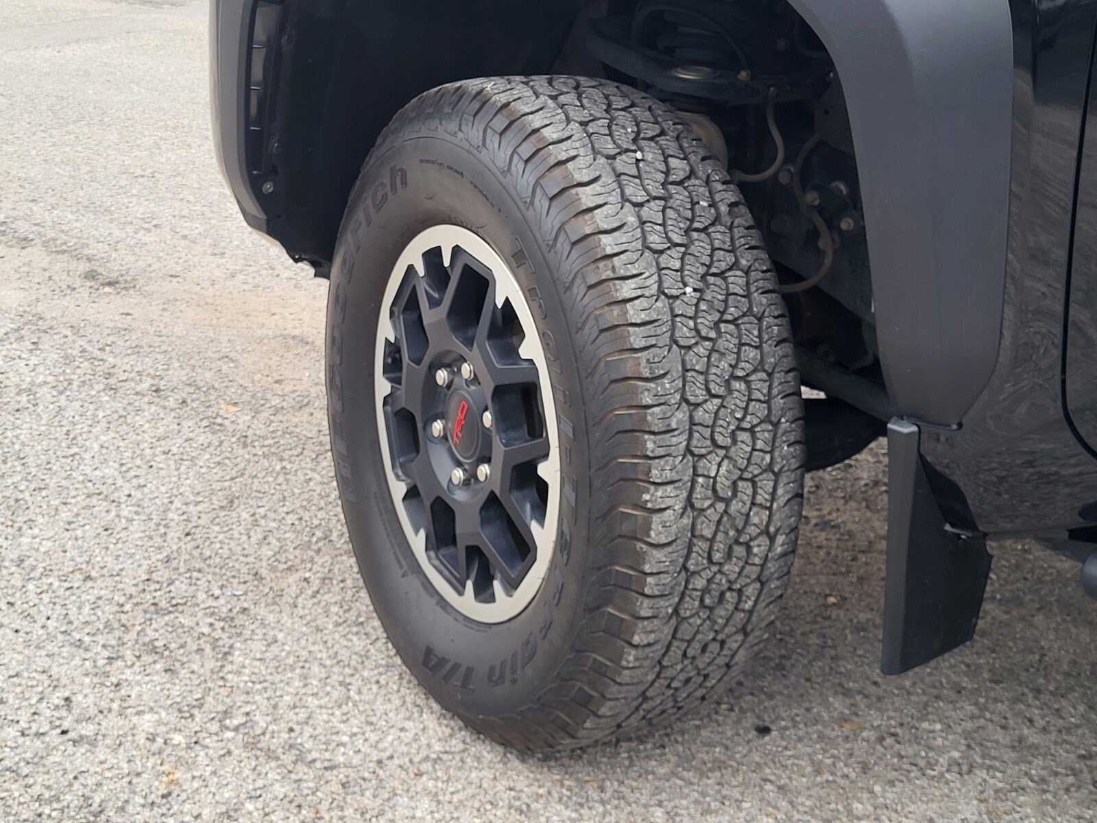 Used 2024 Toyota Tacoma TRD Off-Road image 32