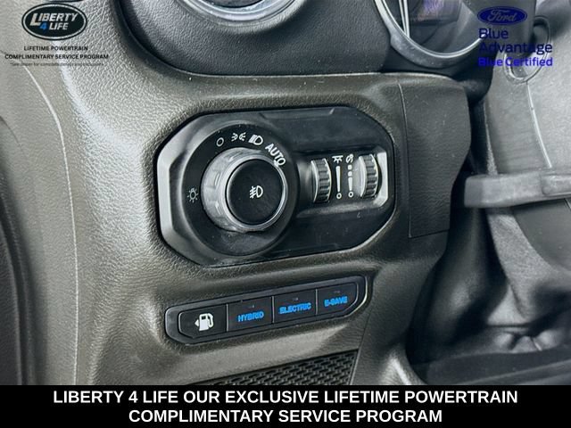 Used 2021 Jeep Wrangler Unlimited Sahara w/ Cold Weather Group AWD/4WD image 10