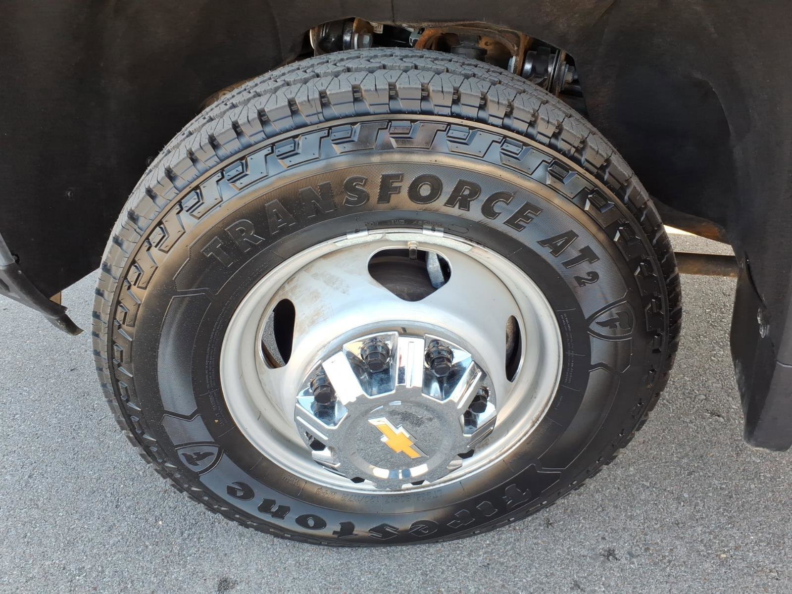 Used 2024 Chevrolet Silverado 3500 LT w/ Convenience Package image 9