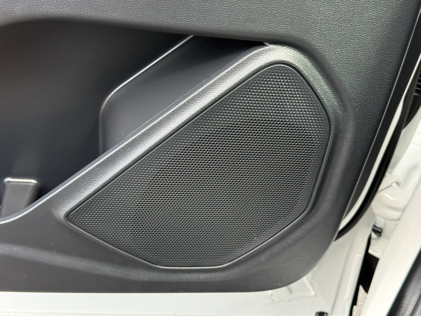 Certified 2025 Ford Explorer ST-Line AWD/4WD image 21