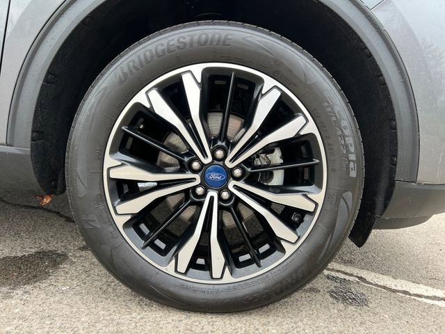 Certified 2022 Ford Escape SEL w/ SEL Stealth AWD Package image 13