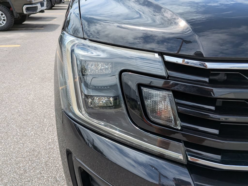 Certified 2019 Ford Expedition Limited w/ Equipment Group 303A RWD image 9