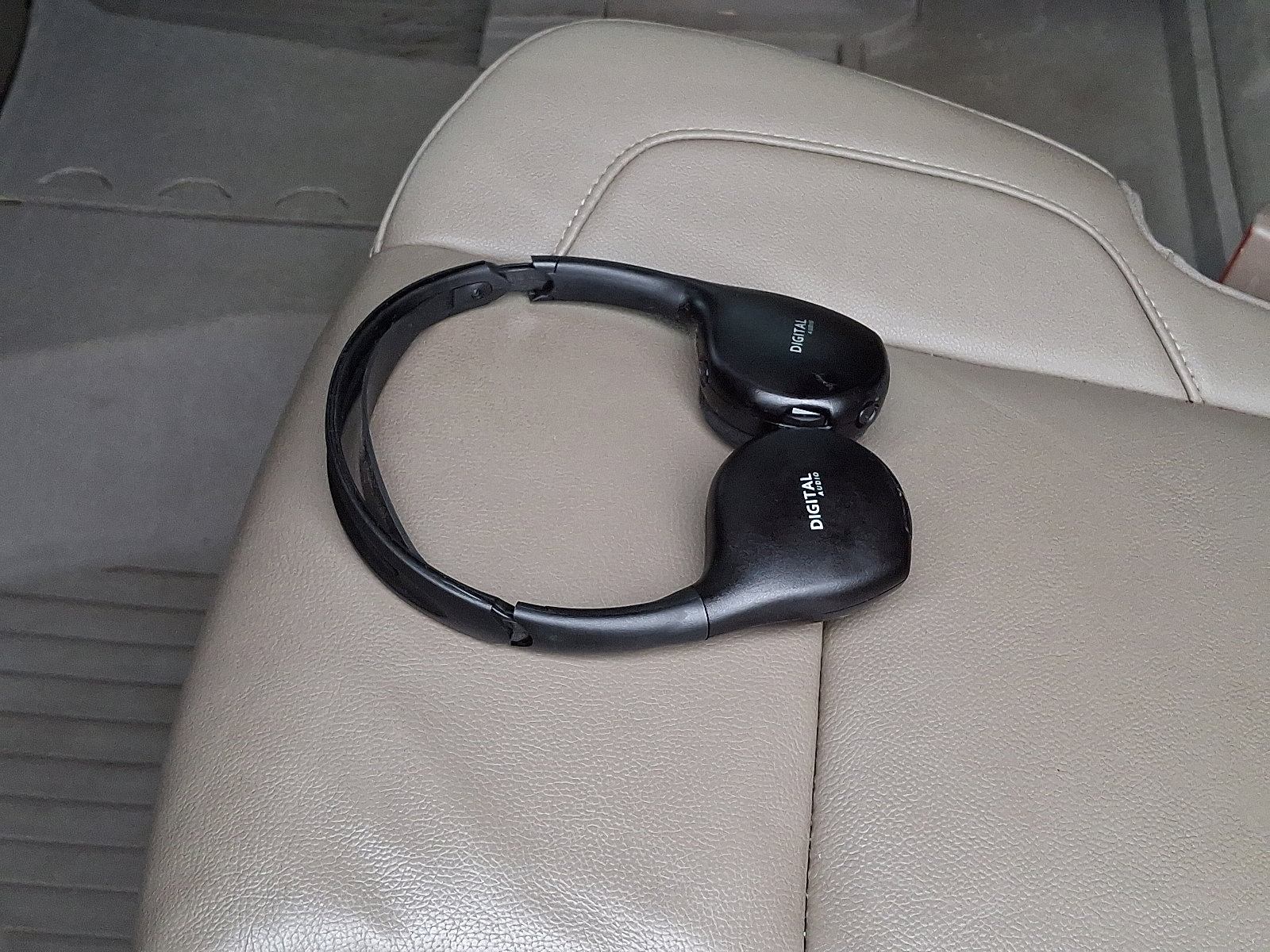 Used 2020 Chevrolet Tahoe LT image 35