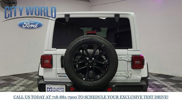 Used 2025 Jeep Wrangler Unlimited Sahara w/ Safety Group AWD/4WD image 5