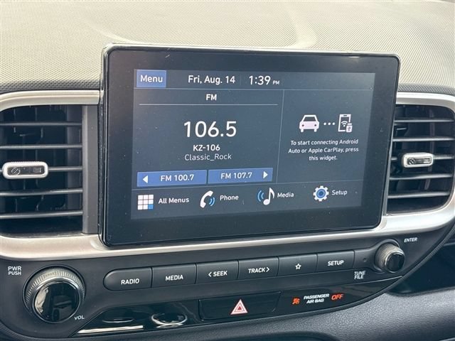 Used 2023 Hyundai Venue SEL FWD image 28