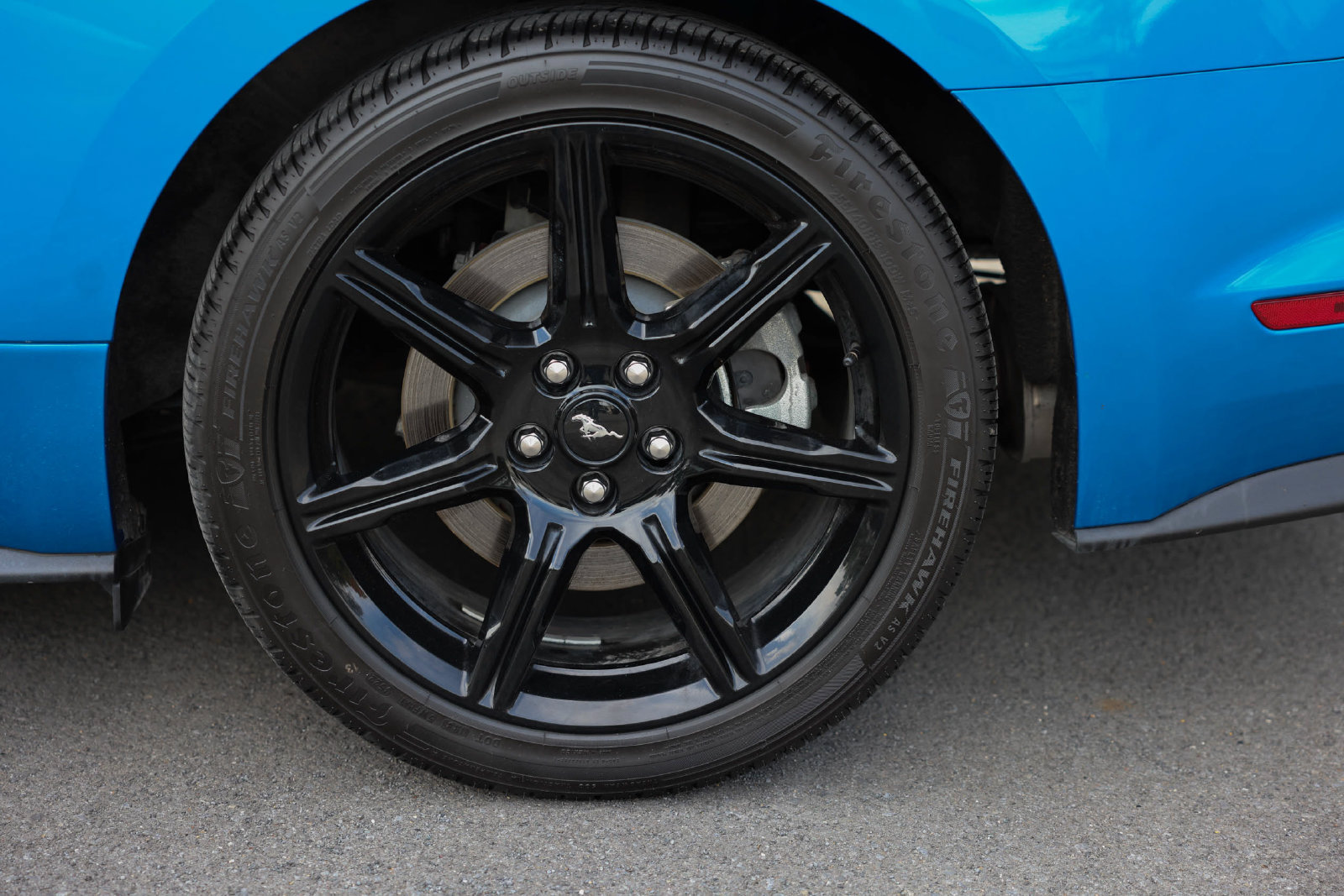 Certified 2019 Ford Mustang GT w/ Black Accent Package RWD image 27