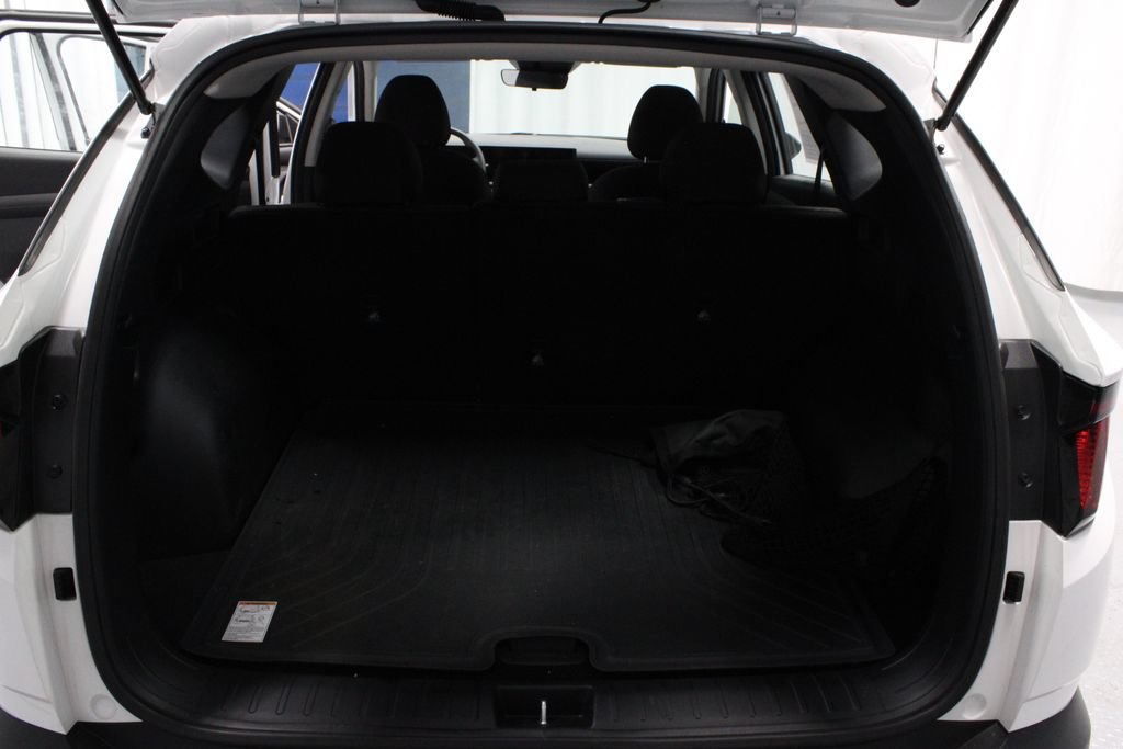 Used 2025 Hyundai Tucson SE FWD image 13