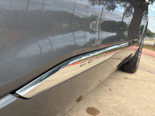 Used 2022 GMC Acadia Denali w/ Denali Technology Package FWD image 10