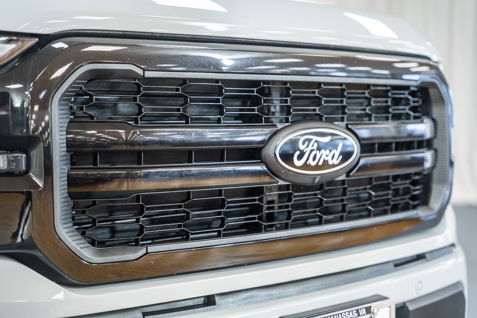 Certified 2024 Ford F150 Lariat AWD/4WD image 9
