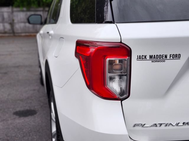 Certified 2023 Ford Explorer Platinum w/ Technology Package AWD/4WD image 9