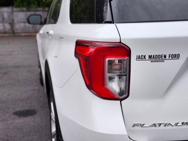 Certified 2023 Ford Explorer Platinum w/ Technology Package AWD/4WD image 9