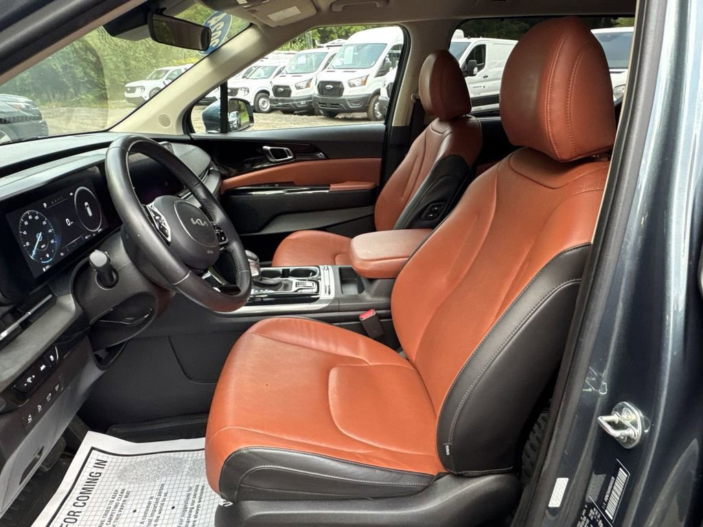 Used 2024 Kia Carnival SX image 11