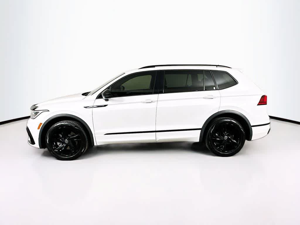 Used 2023 Volkswagen Tiguan SE R-Line FWD image 3