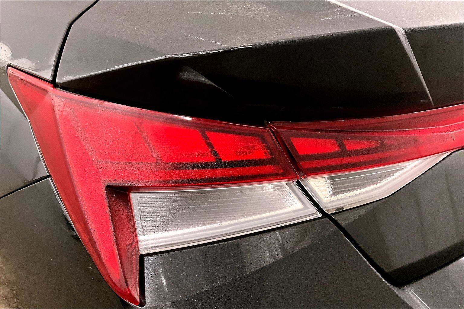 Used 2021 Hyundai Elantra SEL w/ Convenience + Premium Package image 28