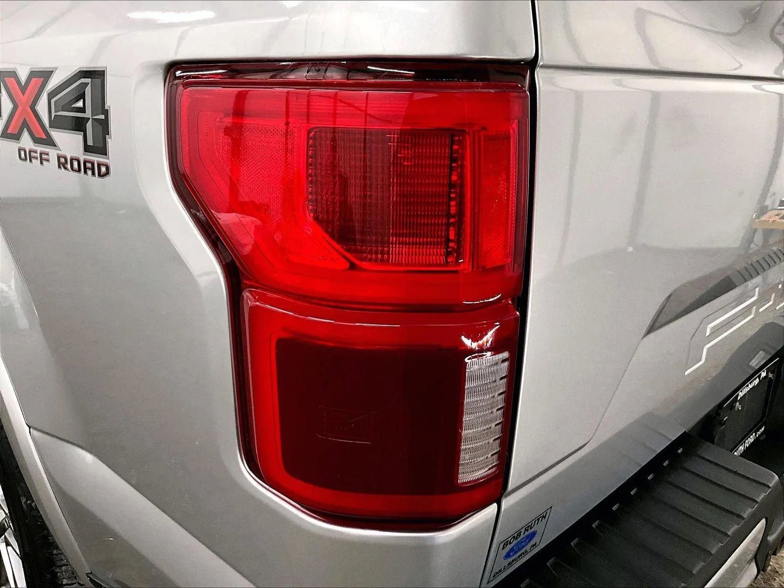Certified 2018 Ford F150 Lariat image 28