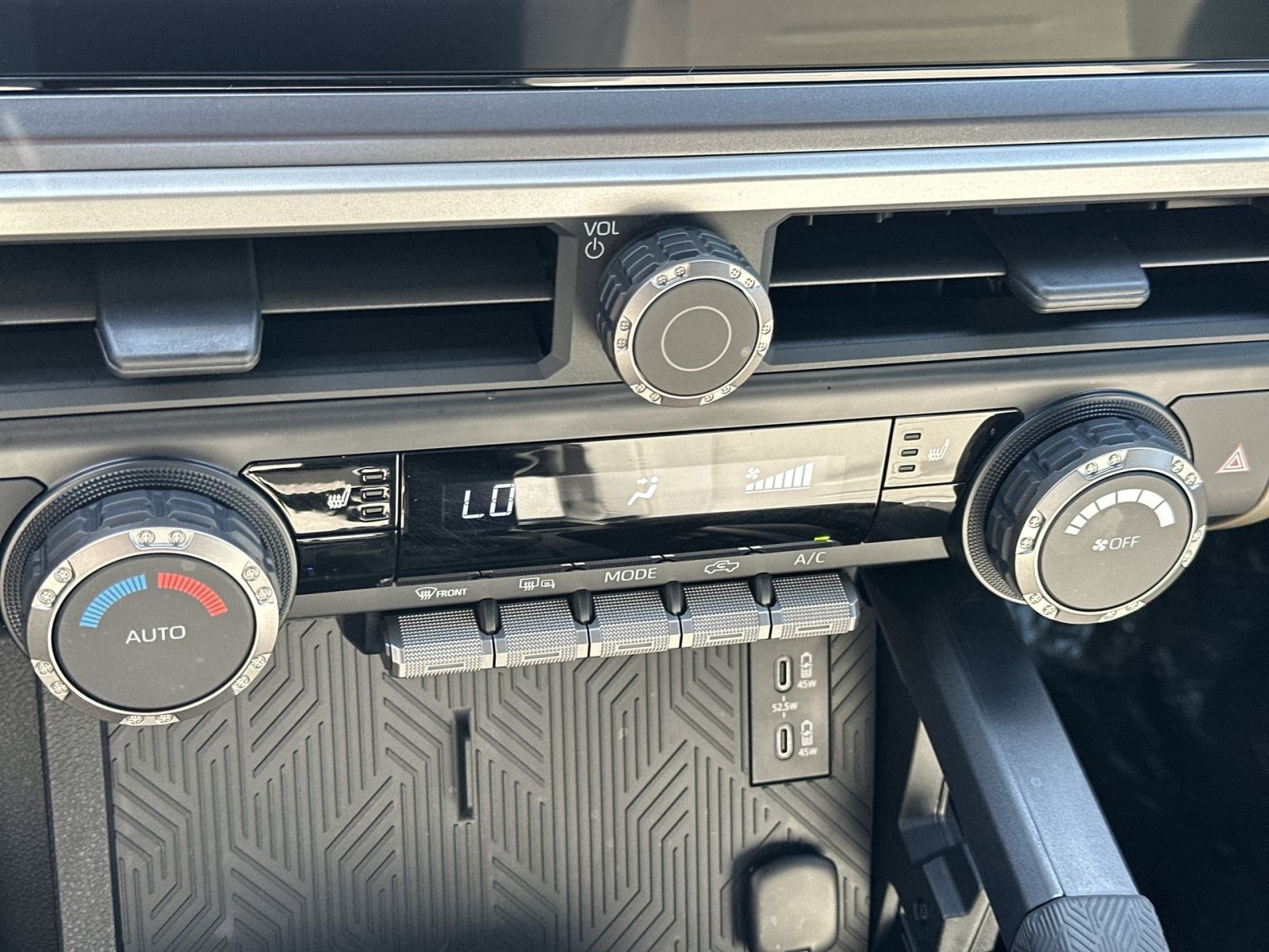 Used 2025 Toyota Tacoma TRD Off-Road AWD/4WD image 22