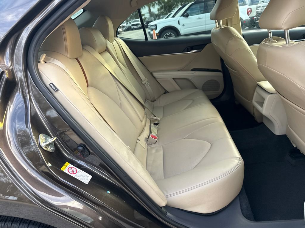 Used 2018 Toyota Camry LE image 24