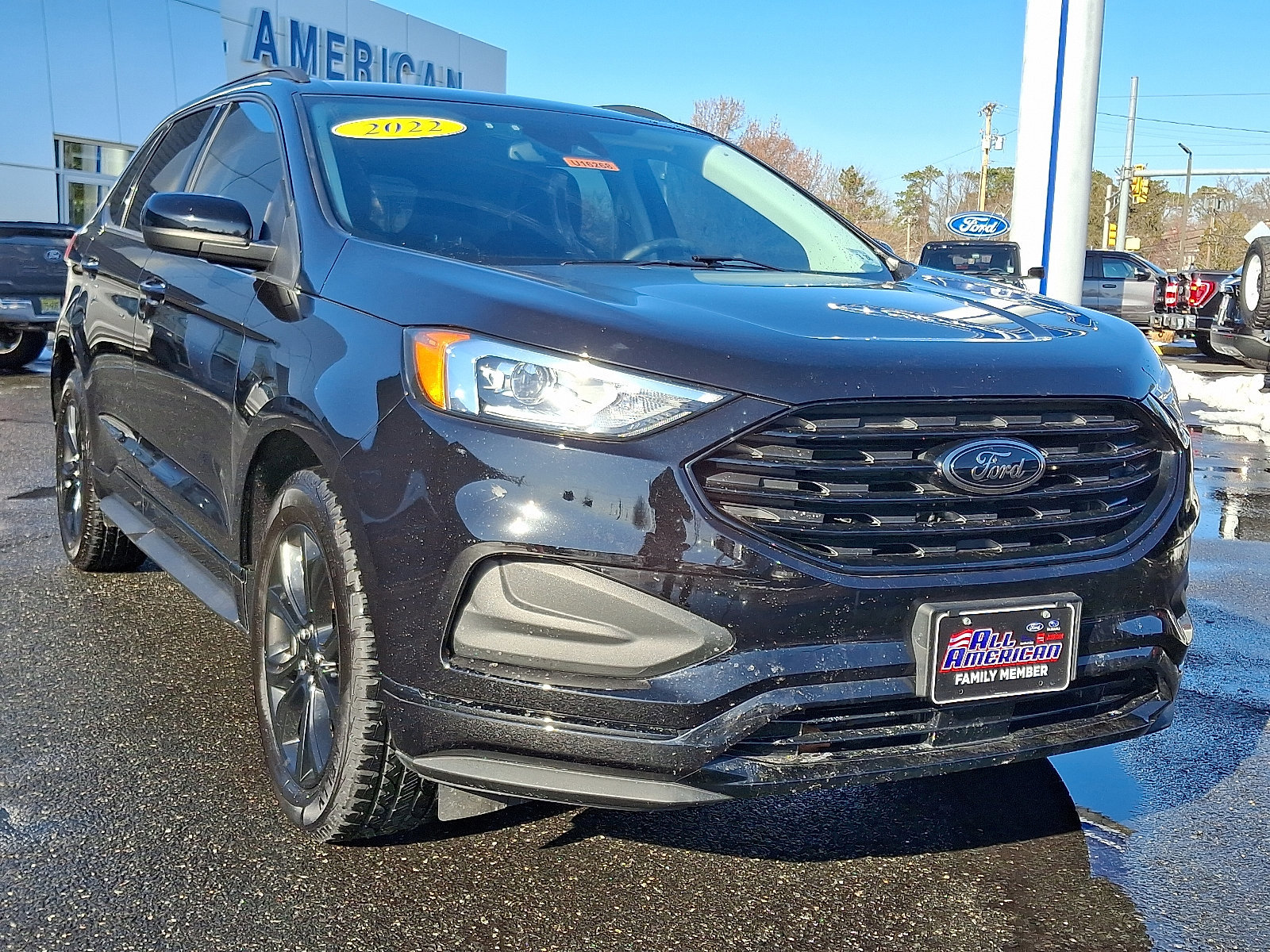 Certified 2022 Ford Edge SE w/ Black Appearance Package image 2