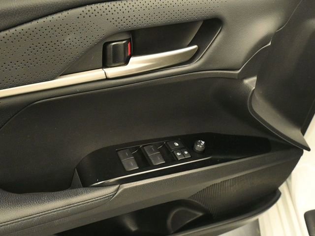 Used 2025 Toyota Camry XSE w/ Premium Plus Package image 13