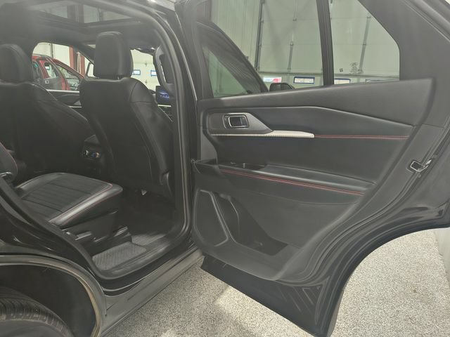 Certified 2025 Ford Explorer ST-Line w/ Premium Package AWD/4WD image 21