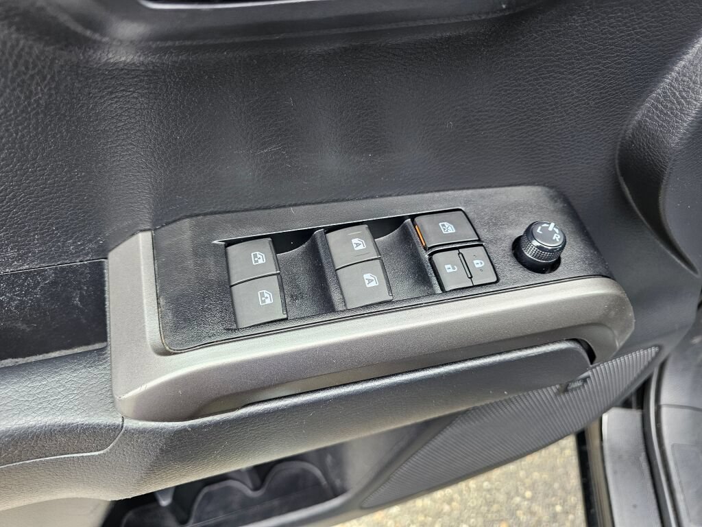 Used 2023 Toyota Tacoma Limited w/ Black Out Package (TMS) AWD/4WD image 17