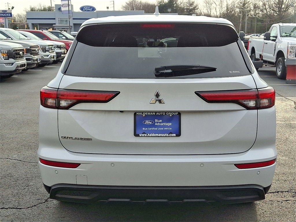Used 2022 Mitsubishi Outlander ES image 6