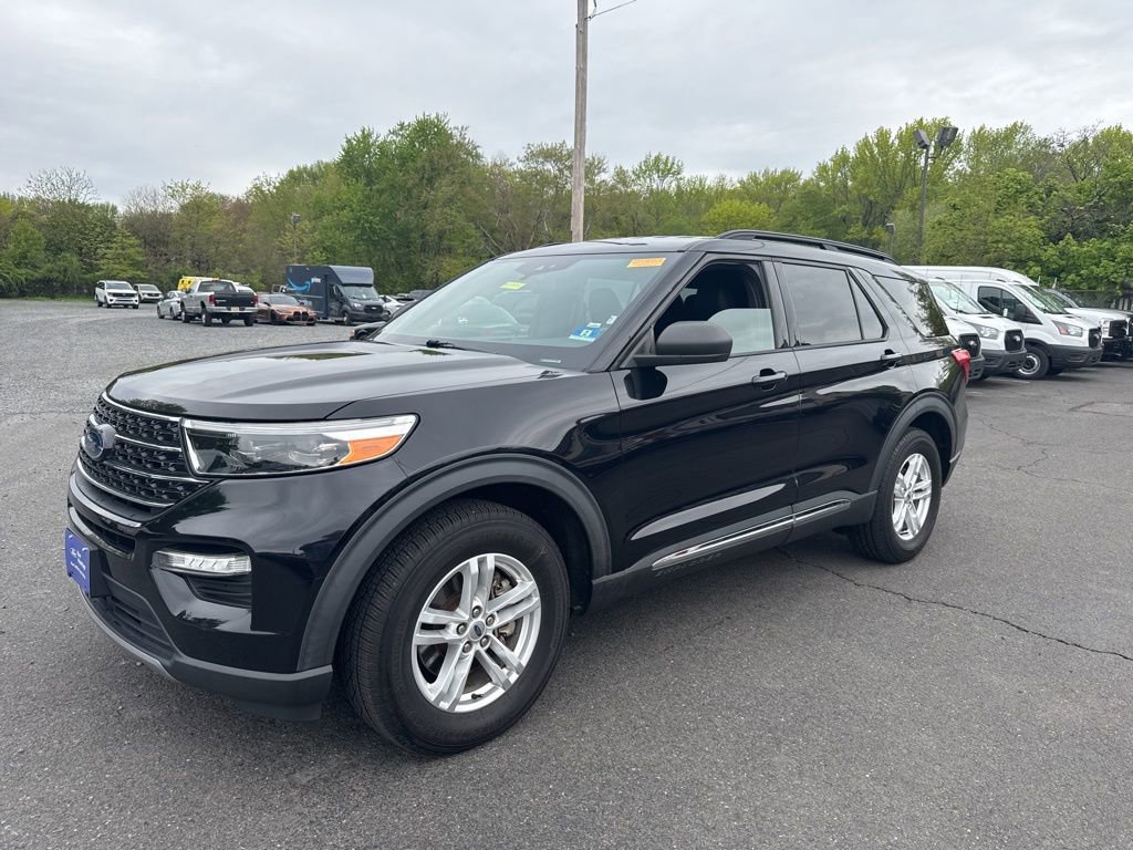 Certified 2020 Ford Explorer XLT w/ Equipment Group 202A AWD/4WD image 1
