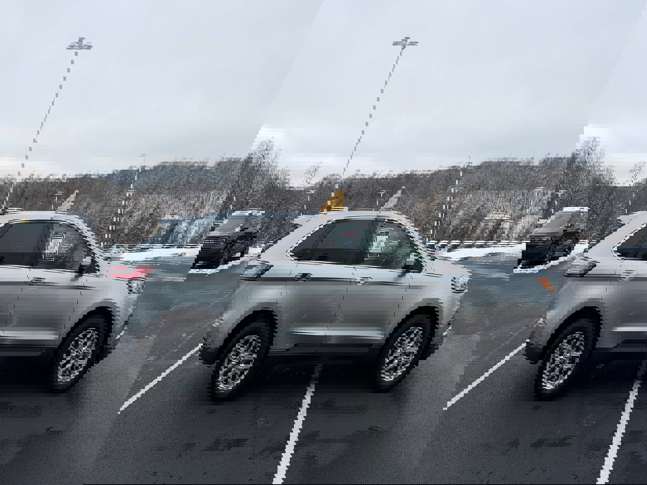 Certified 2024 Ford Edge SEL w/ Convenience Package image 2