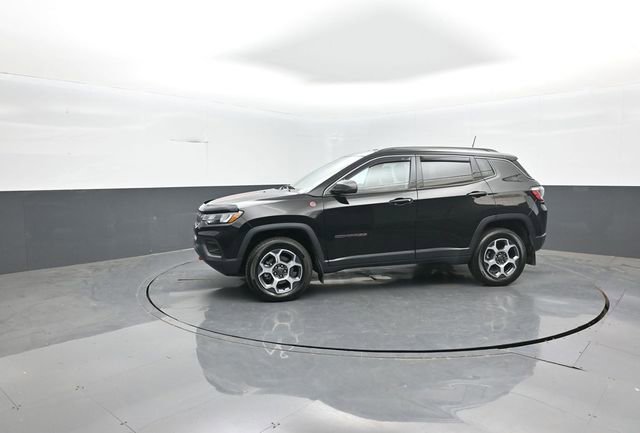 Used 2022 Jeep Compass Trailhawk w/ Trailhawk Convenience Group AWD/4WD image 4
