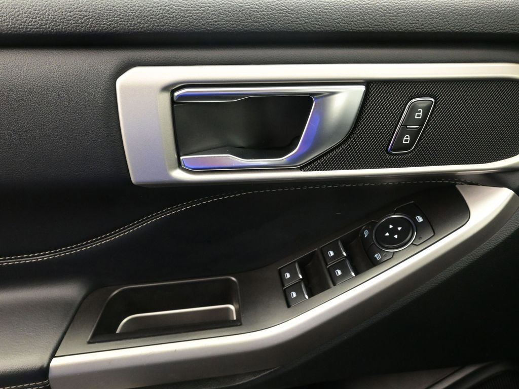 Certified 2024 Ford Explorer XLT w/ Equipment Group 202A image 17