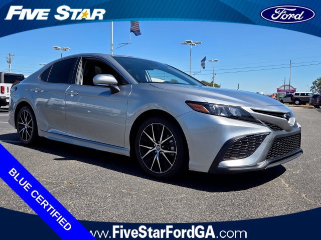 Used 2023 Toyota Camry SE FWD image 1