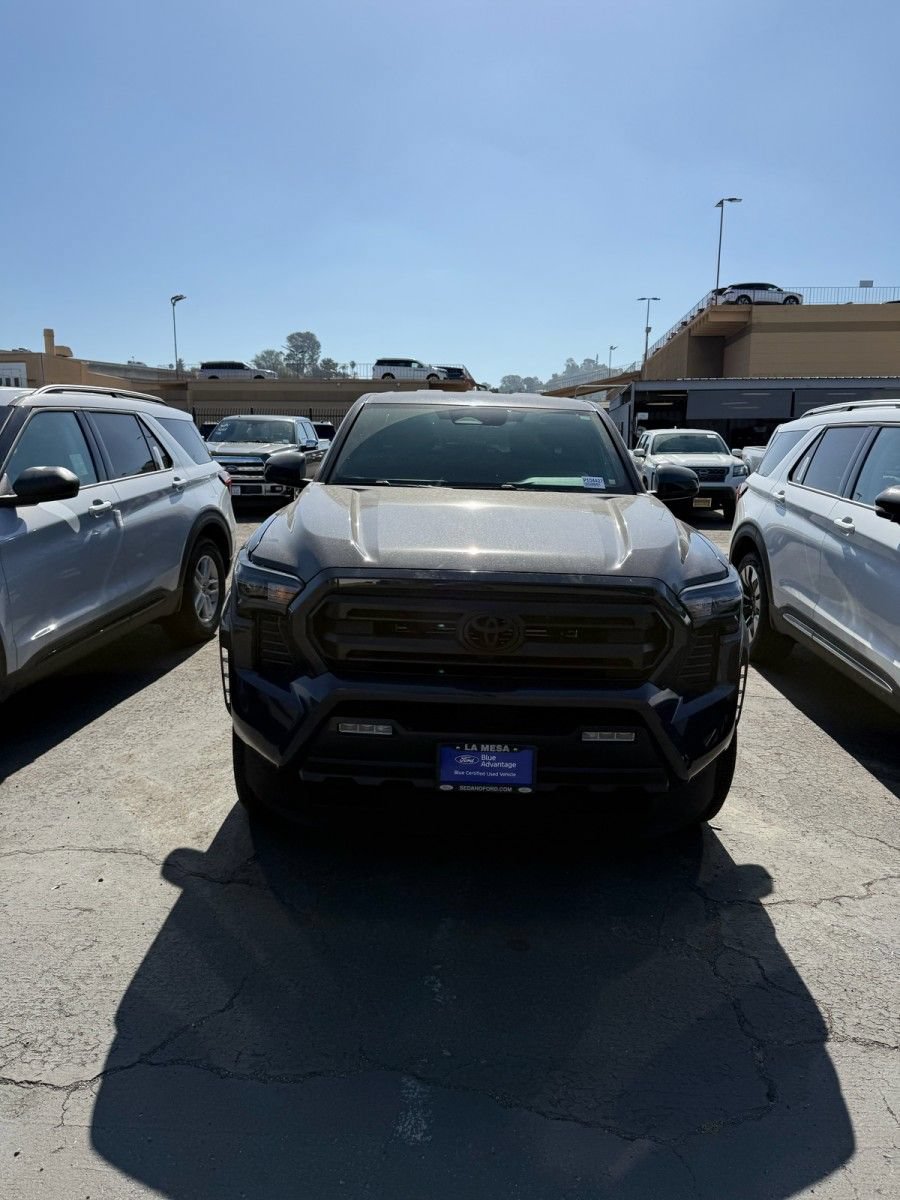Used 2024 Toyota Tacoma SR5 AWD/4WD image 2