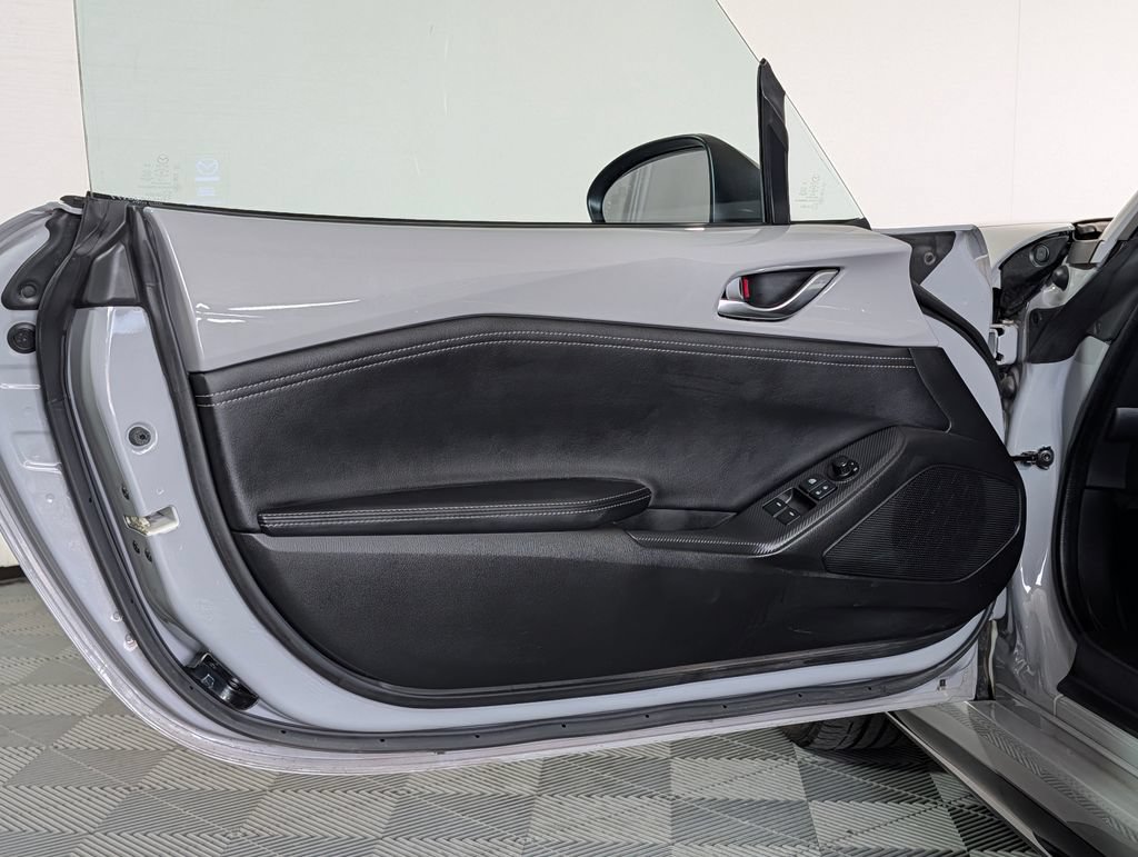 Used 2024 MAZDA MX-5 Miata RF Club w/ Weather Package RWD image 22